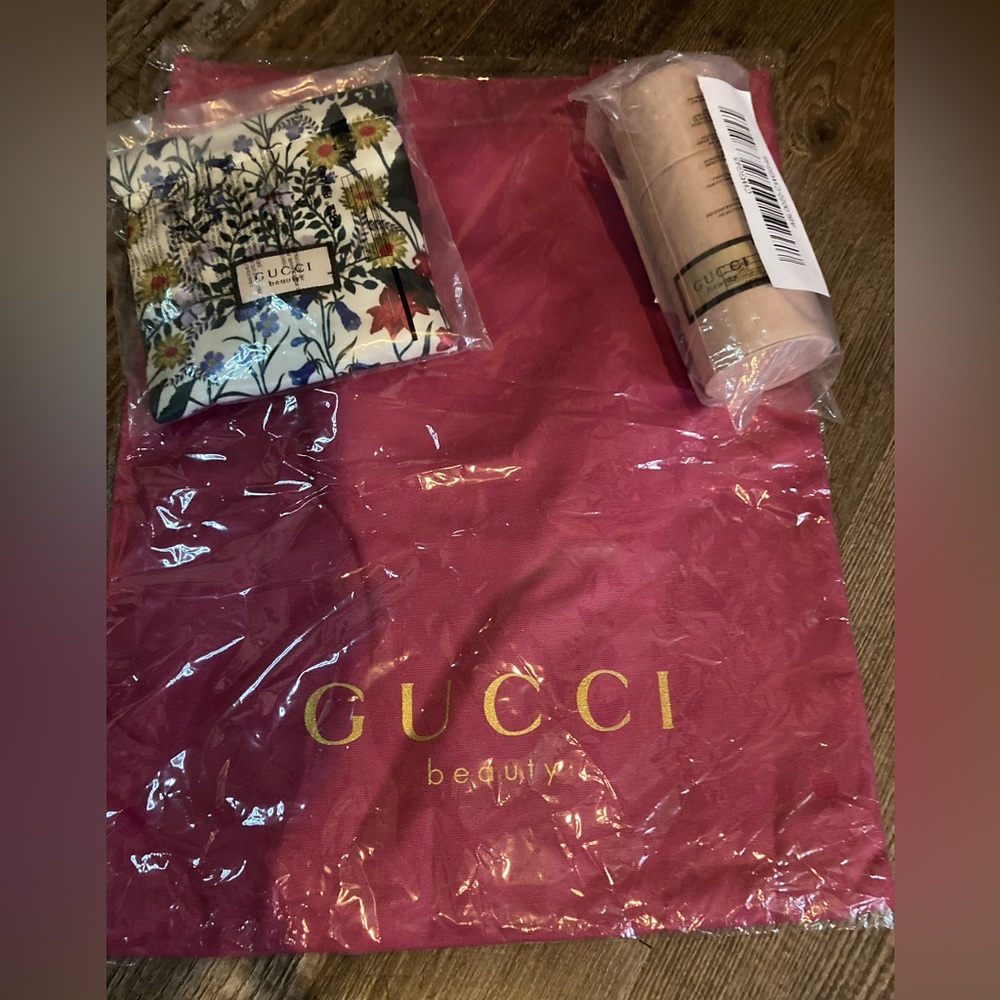 Gucci Beauty Pink Gift Bag with Gold Logo and Floral Pouch bundle